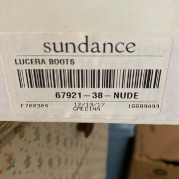 Gorgeous unique leather booties - Picture 7 of 7